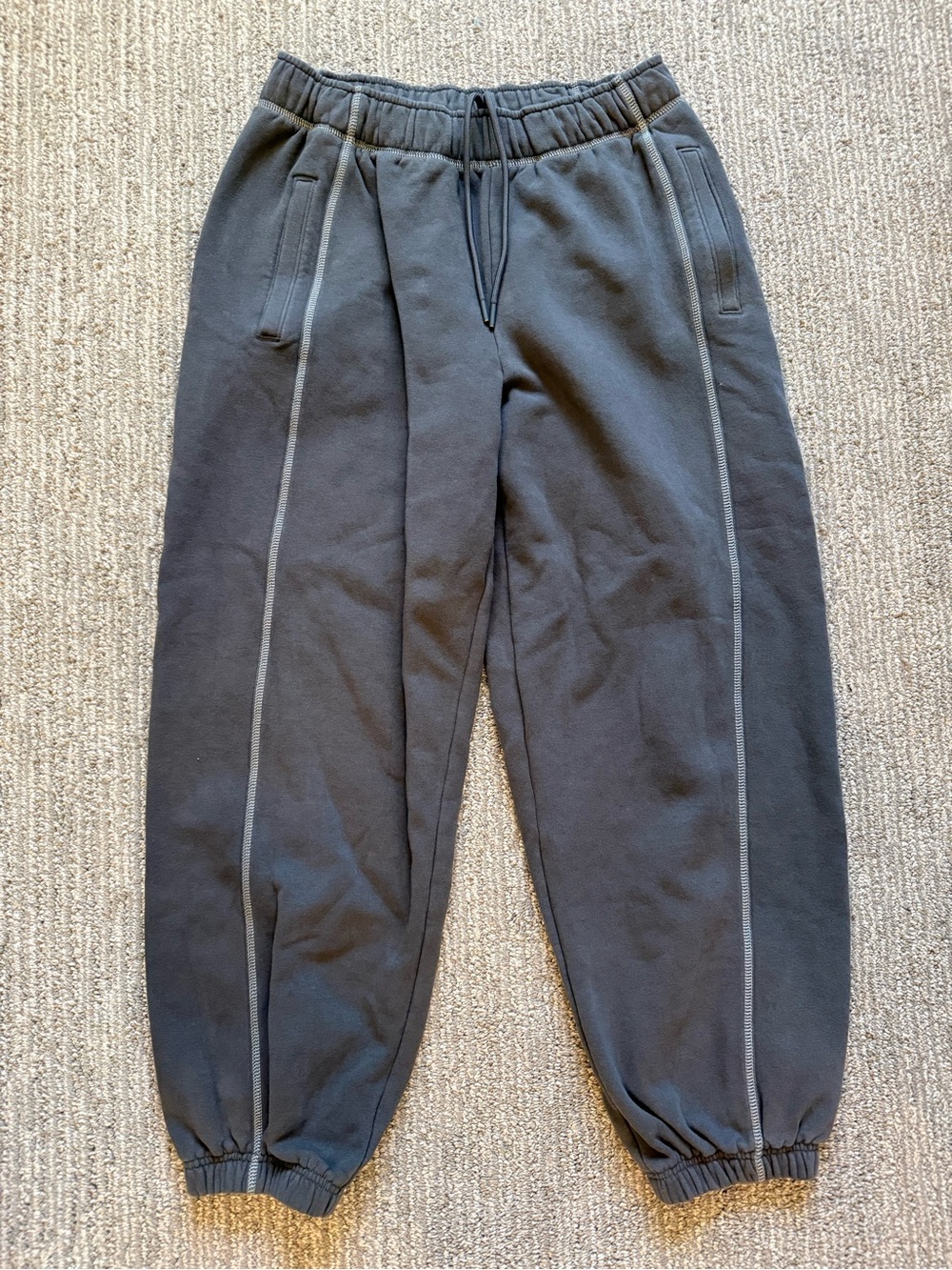 Athleta Fleece Jogger Pants Small Gray Contrast Stitch Drawstring Sweatpants